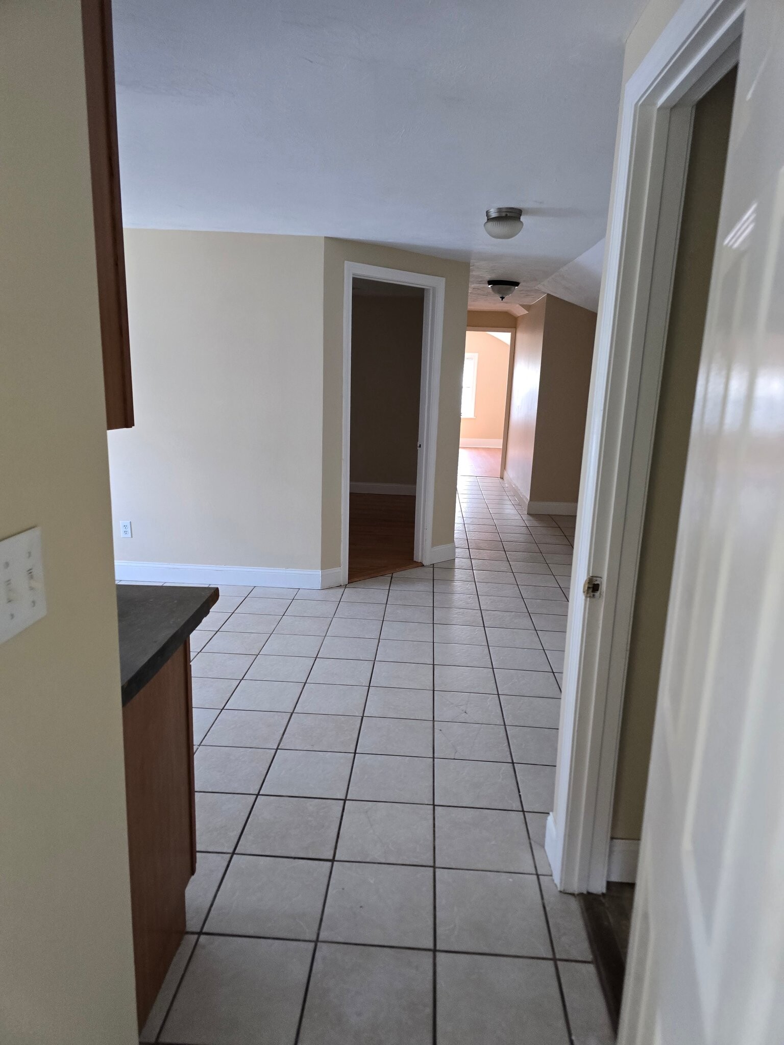 Building Photo - 27 Shelby St