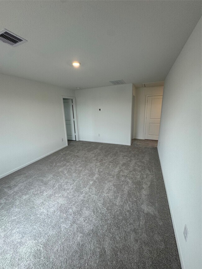 Building Photo - 16715 Old Wagon Wy