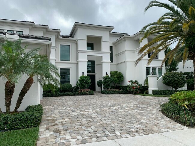 Building Photo - 2704 NW 75th St