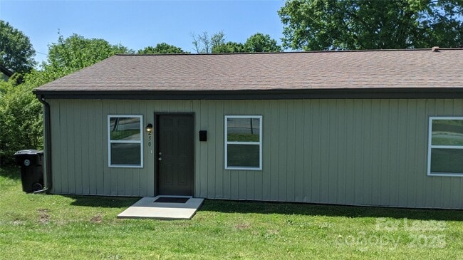 Building Photo - 250 W McNeely Ave