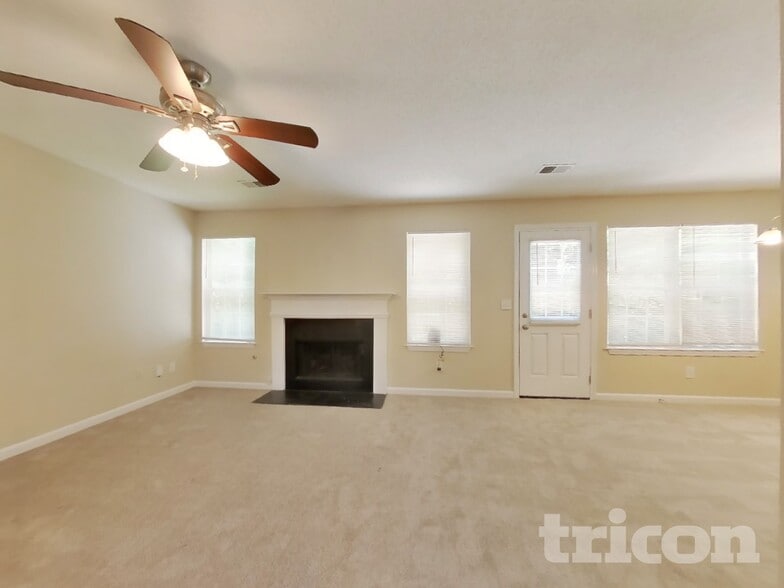 Building Photo - 3853 Sunview Dr NW