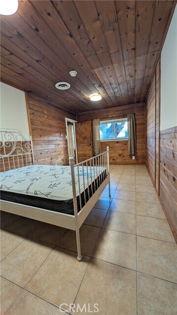 Building Photo - 546 Griswold Ave