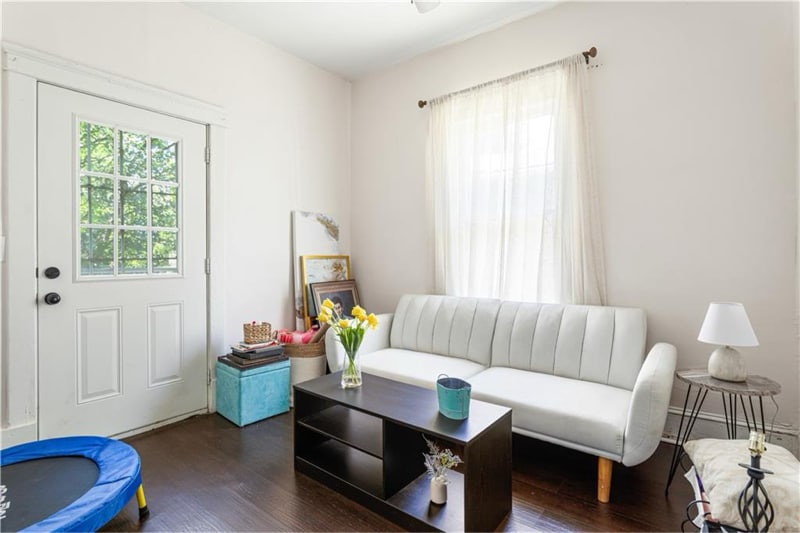 Building Photo - 822 Elbert St SW