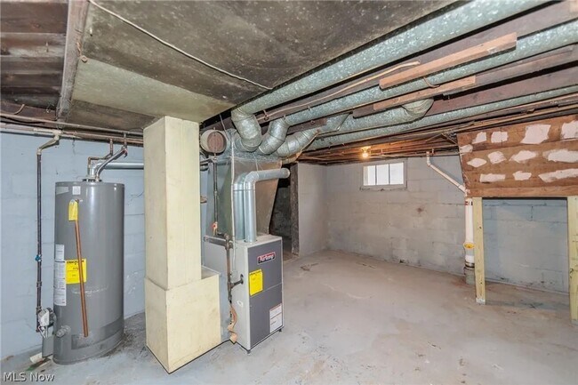 Building Photo - 3 Bedroom 1 Bathroom House in Lorain