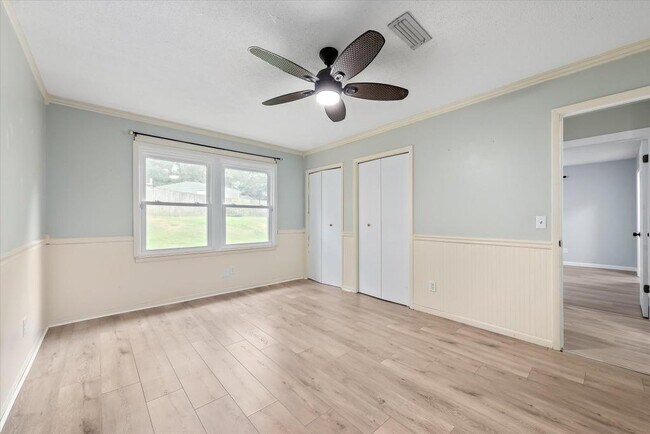 Building Photo - 106 Wind Creek Ln