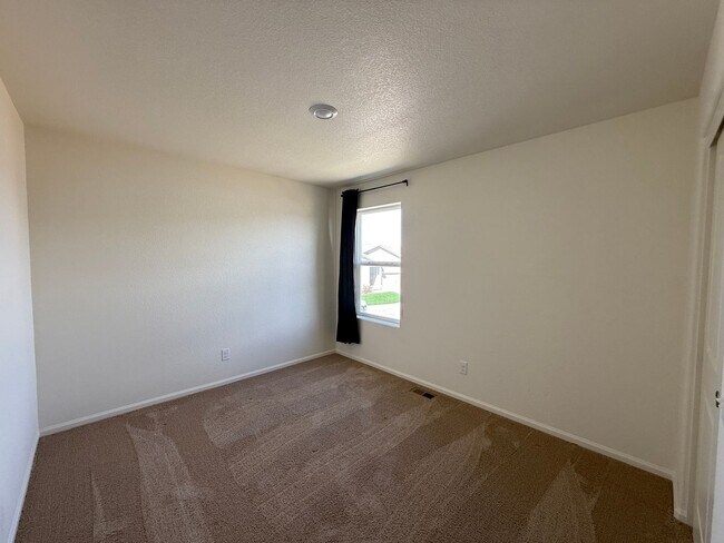 Building Photo - 3 Bed 3 Bath Home Minutes Away from Ft. Carson, Peterson SFB , & Schriever SFB!!