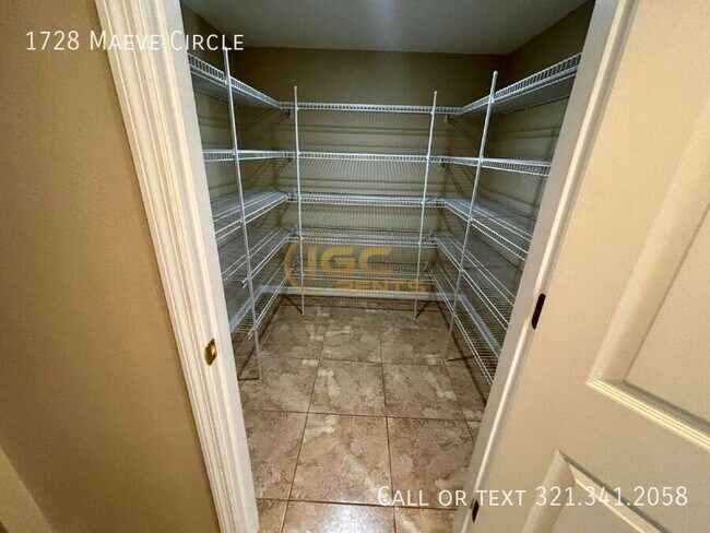 Building Photo - 1728 Maeve Cir