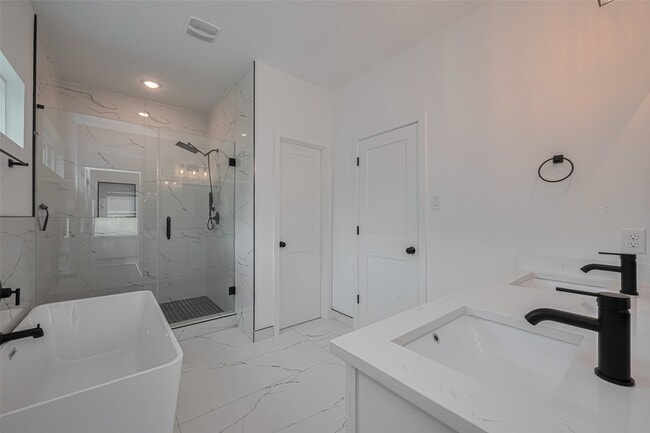 Building Photo - 2532 Wall St