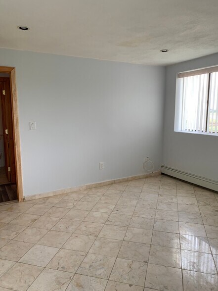 Building Photo - 1100 Governors Dr