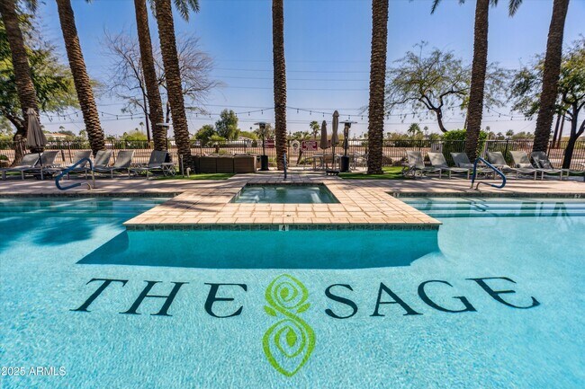 Building Photo - 4909 N Woodmere Fairway