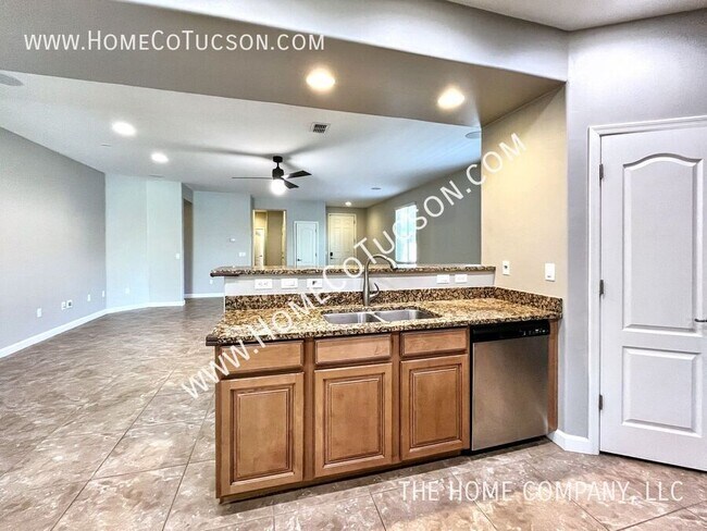Building Photo - 12860 N Camino Vieja Rancheria