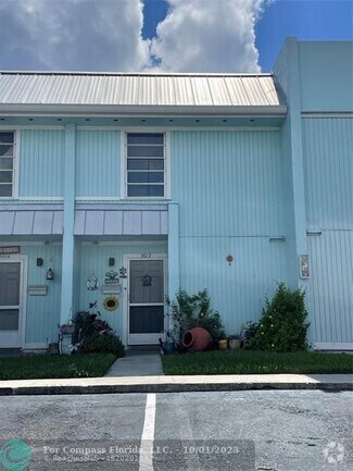 Building Photo - 3612 NE 21st Ave