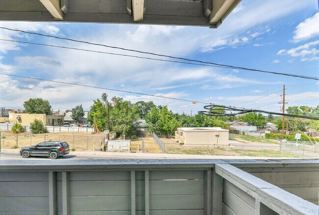 Building Photo - $1,095.00, Studio and 1 bath located in De...