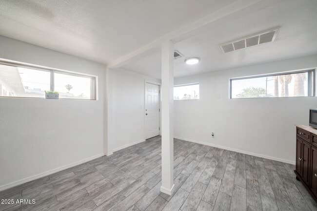 Building Photo - 1108 S 33rd Ave