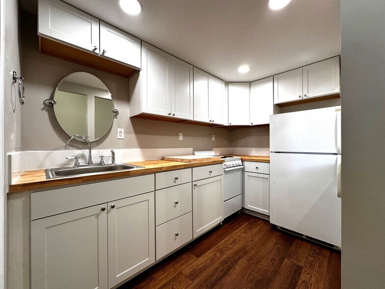 Building Photo - 130 Fairway Ave