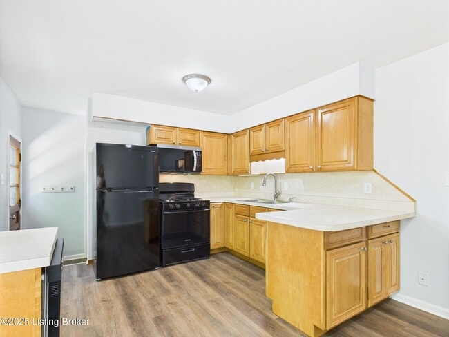 Building Photo - 207 Greenlawn Dr
