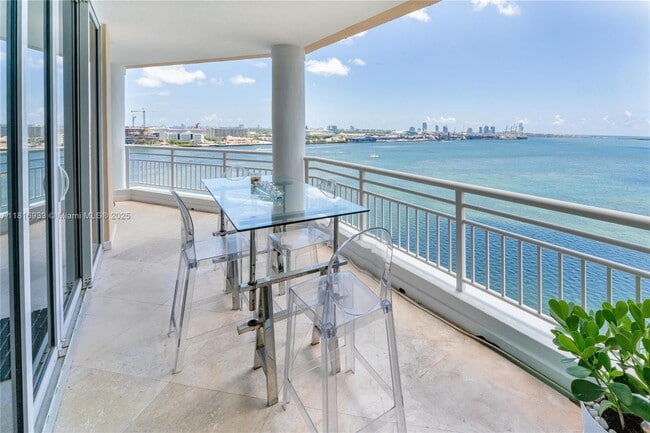 Building Photo - 848 Brickell Key Dr