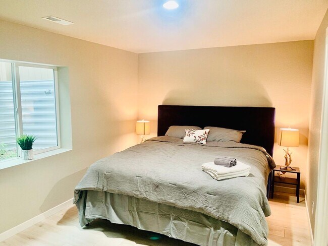 Building Photo - $2828 | 6BR/4BR | Fully Furnished Home in Wolf Ranch Cumbre Vista Neighborhood