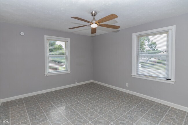 Building Photo - 3457 N Sherman Dr