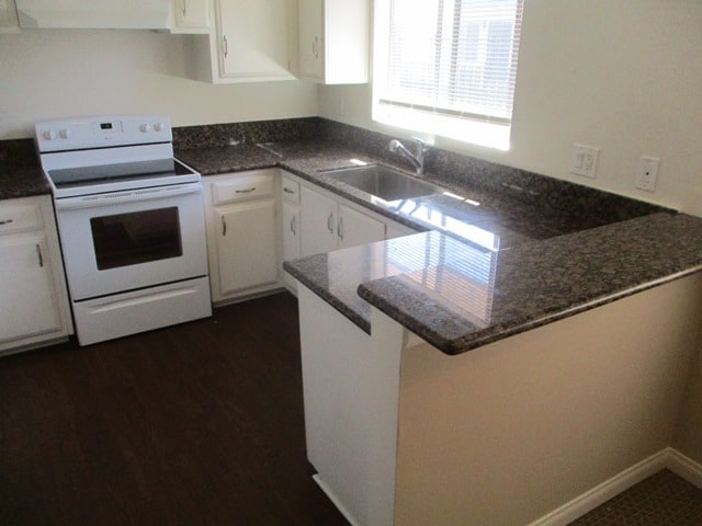 Building Photo - 7350 Pickering Ave