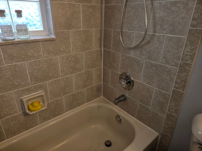 Building Photo - 6725 Boulder Pointe Dr