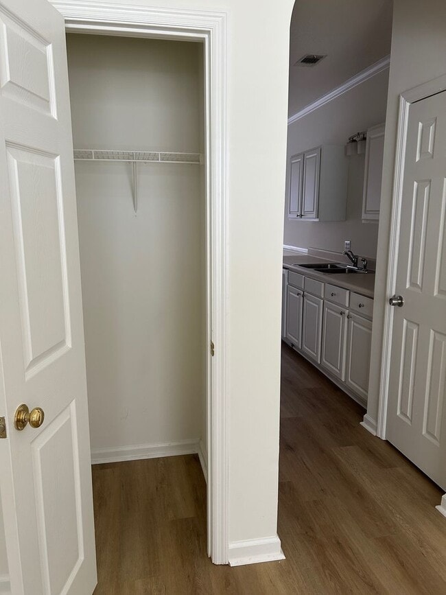 Building Photo - Mohawk Trail Townhomes-Southside Savannah