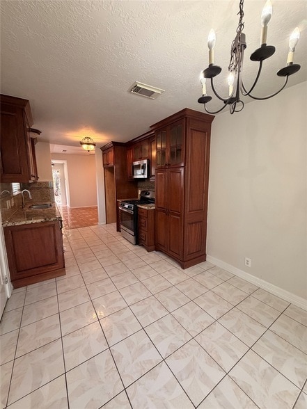 Building Photo - 1418 Carolina Grove Ln