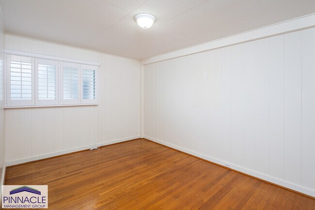 Building Photo - 378 Anolani St