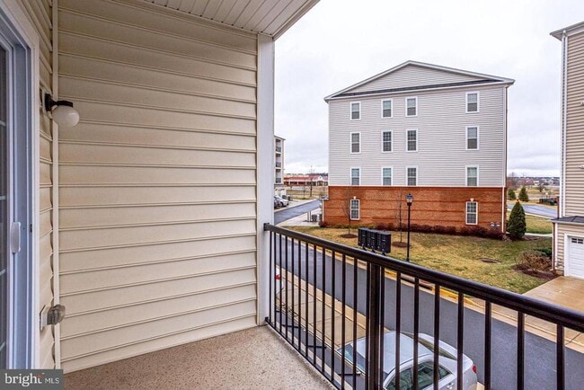 Building Photo - 43138 Thoroughfare Gap Terrace