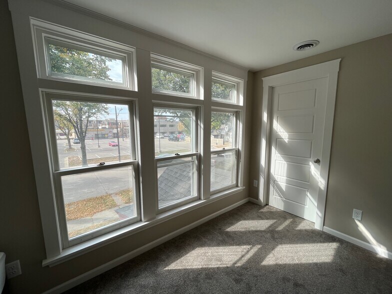 Building Photo - 2317 Polk St NE