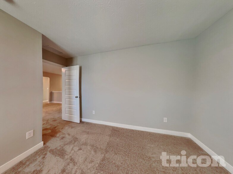 Building Photo - 2069 S Copperstone Dr