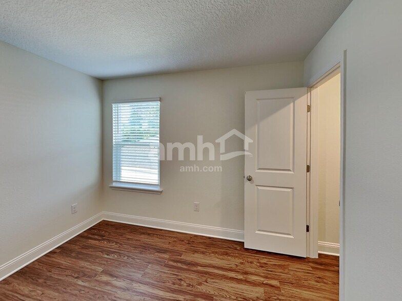 Building Photo - 157 Onate Cir