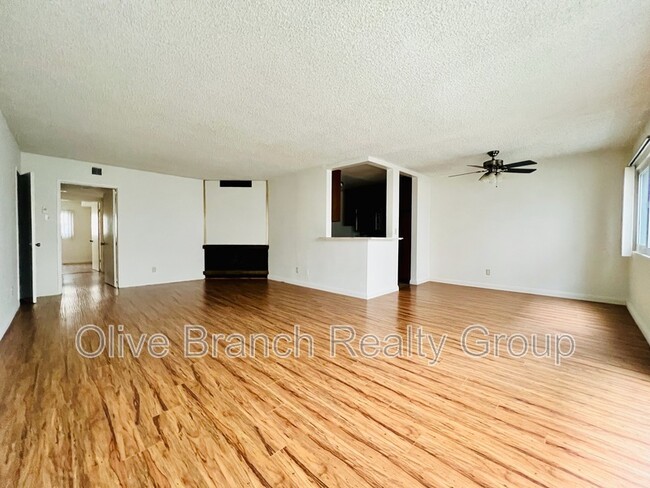 Building Photo - 8161 Manitoba St