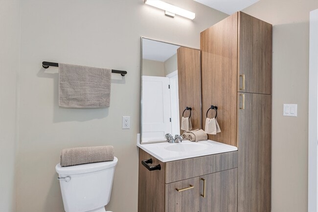 Building Photo - 377 Cummins Hwy