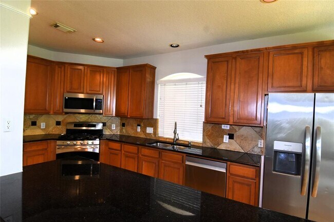 Building Photo - 6330 Bennington Springs Dr