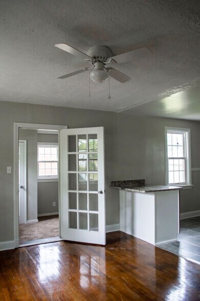 Building Photo - 4500 Eastover Ave