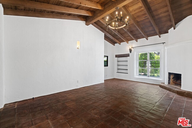 Building Photo - 1308 N Harper Ave