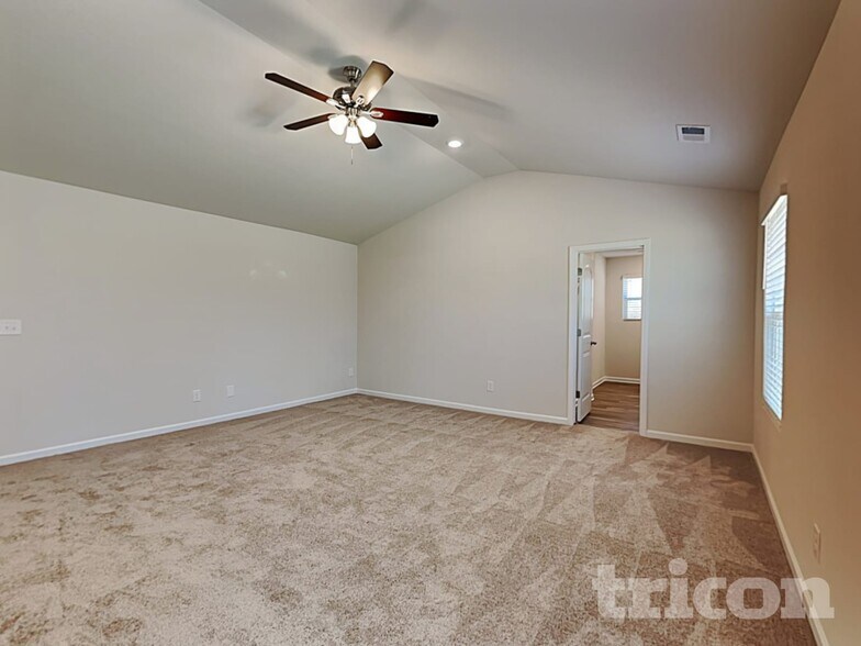 Building Photo - 165 Parkers Gate Dr