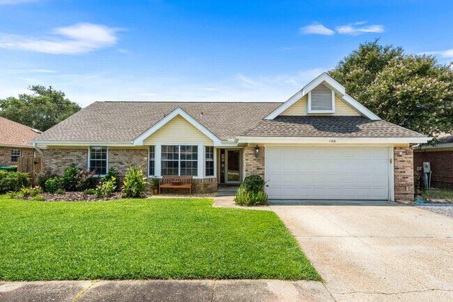 Building Photo - 408 Ridge Wood Cir