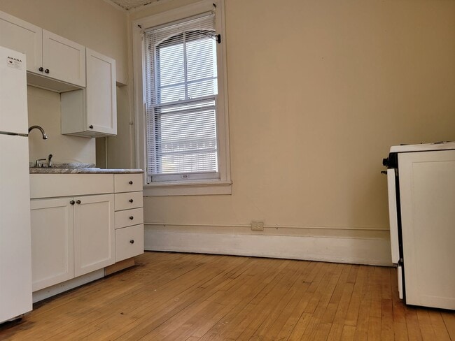 Interior Photo - 1309 Cass