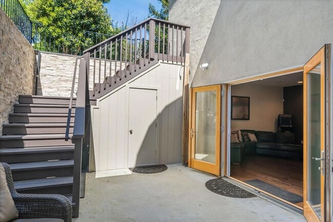 Building Photo - 530 Irven Ct