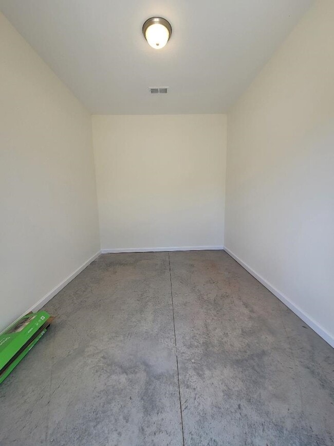 Building Photo - 949 Jackline Pl