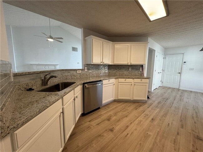 Building Photo - 3720 Crescent Walk Ln NE