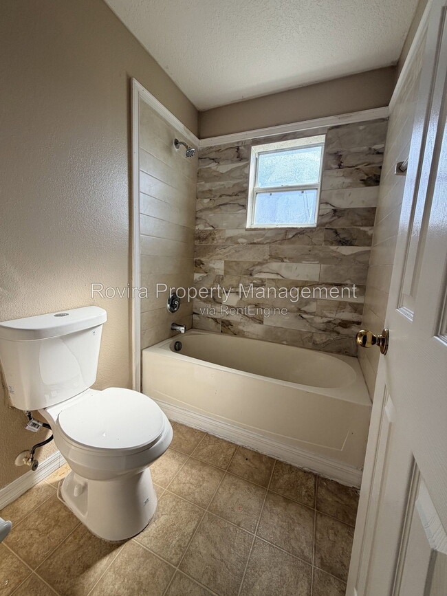 Building Photo - 2225 Rio Grande Canyon Loop