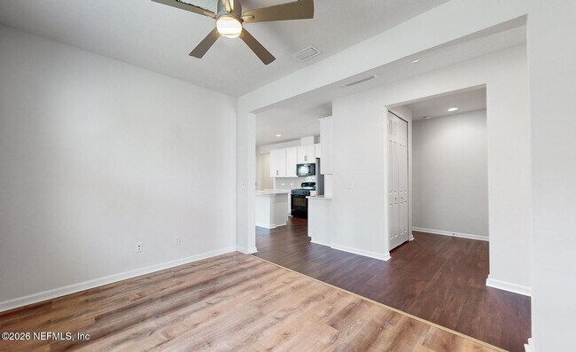 Building Photo - 2077 Amberly Dr