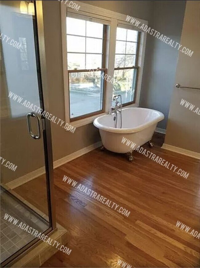 Building Photo - Amazing Brookside Home-Available in SEPTEM...