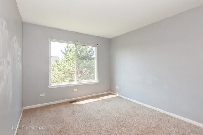 Building Photo - 14712 Independence Dr