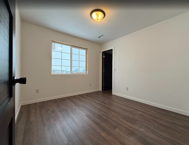 Building Photo - 5535 164th St