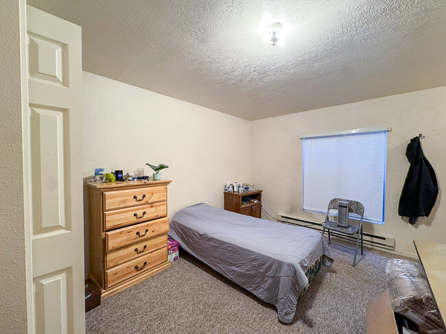 Building Photo - 565 N 300 E