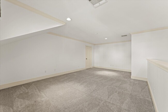 Building Photo - 36 Waterway Ct